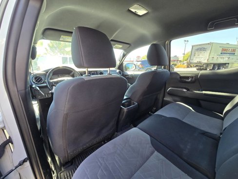 Used 2021 Toyota Tacoma TRD Off-Road image 11
