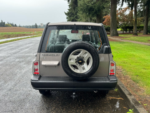 Used 1998 Chevrolet Tracker 4WD image 4