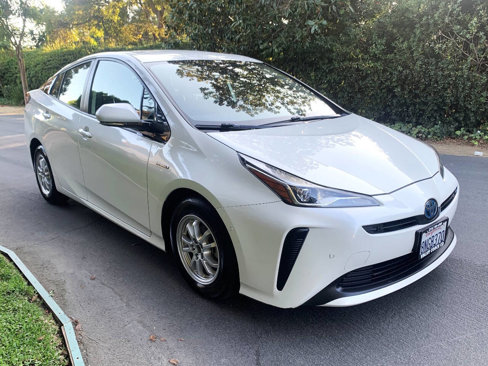 Used 2020 Toyota Prius LE image 8
