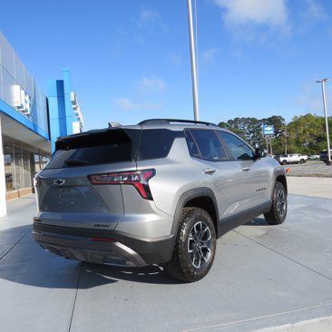 New 2025 Chevrolet Equinox ACTIV image 5