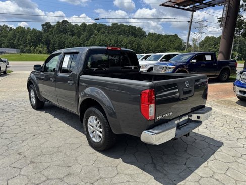 Used 2015 Nissan Frontier SV image 9
