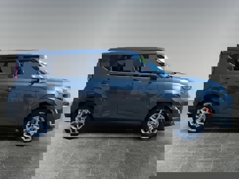 Used 2023 Kia Soul LX w/ LX Technology Package image 6