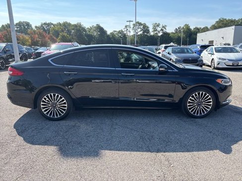 Used 2017 Ford Fusion SE w/ Fusion SE Technology Package image 4