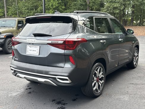 Used 2022 Kia Seltos SX w/ Sunroof Package image 8