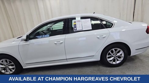Used 2017 Volkswagen Passat 1.8T S image 7