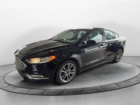 Used 2017 Ford Fusion SE w/ Equipment Group 201A image 1