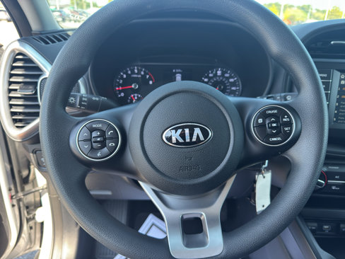 Used 2021 Kia Soul LX image 16