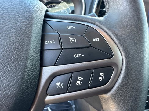Certified 2022 Jeep Cherokee Limited image 30