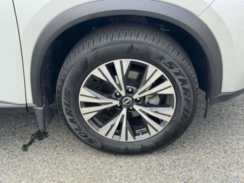 Used 2022 Nissan Rogue SV w/ SV Premium Package image 7