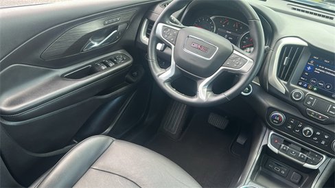 Used 2024 GMC Terrain SLT image 24