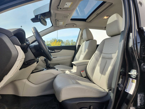 Used 2021 Nissan Rogue Sport SL w/ Premium Package image 13
