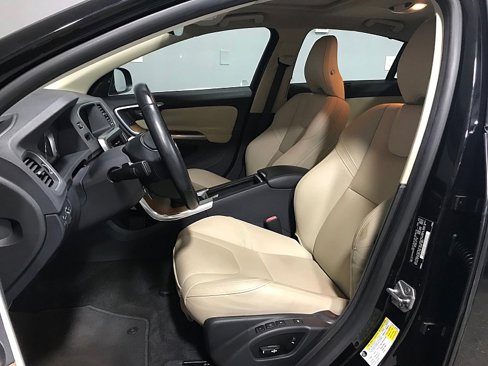 Used 2016 Volvo S60 T5 Inscription Platinum image 11