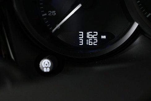 Certified 2025 Porsche Macan image 12