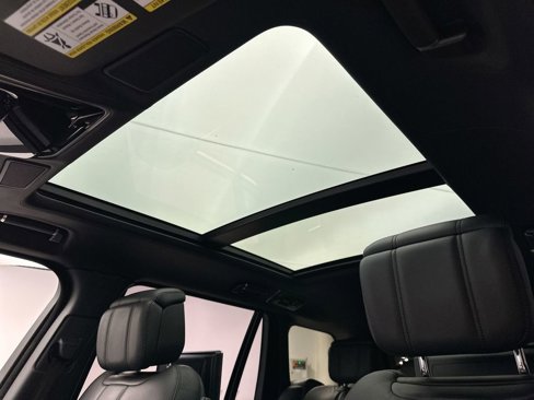 Used 2020 Land Rover Range Rover Long Wheelbase Autobiography image 12