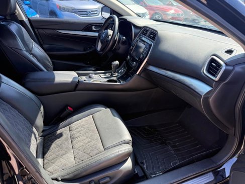 Used 2017 Nissan Maxima SR w/ Midnight Edition image 17