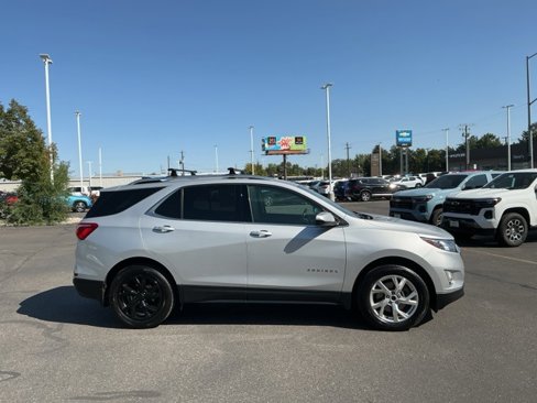Used 2019 Chevrolet Equinox LT image 2