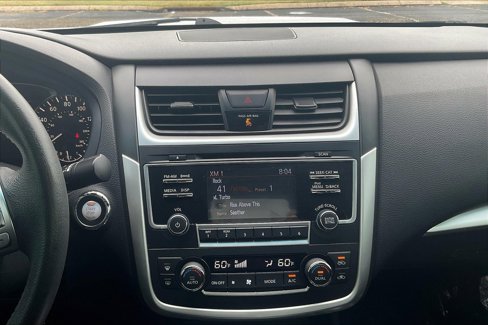 Used 2017 Nissan Altima 2.5 SV image 6