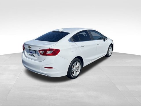 Used 2017 Chevrolet Cruze LT image 5