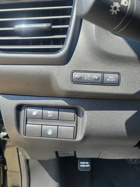 Certified 2023 Nissan Leaf S image 23