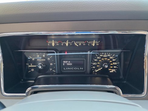 Used 2014 Lincoln Navigator L 4WD image 11