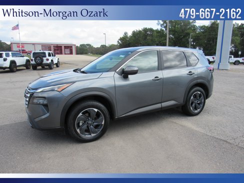 Used 2024 Nissan Rogue SV image 3