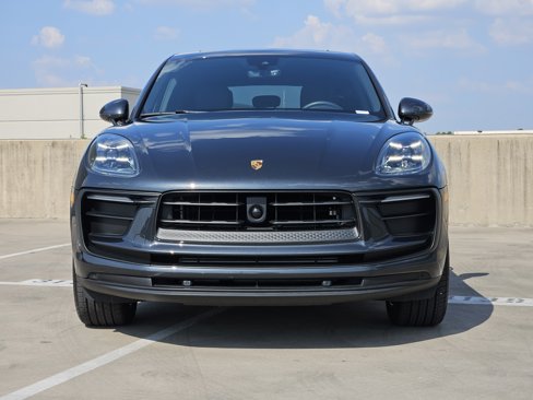 Certified 2025 Porsche Macan Turbo image 11