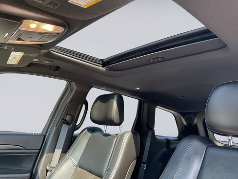Used 2021 Jeep Grand Cherokee Laredo X image 31