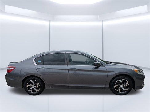 Used 2017 Honda Accord LX image 3