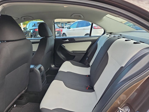 Used 2015 Volkswagen Jetta TDI S image 11
