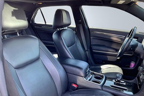 Used 2013 Chrysler 300 C image 7