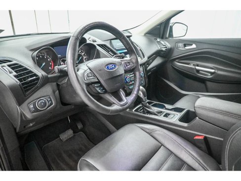 Used 2019 Ford Escape Titanium image 9