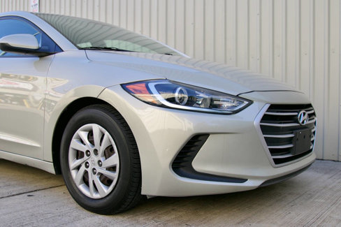 Used 2017 Hyundai Elantra SE image 33