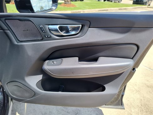 Used 2022 Volvo XC60 B5 Inscription w/ Advanced Package image 35