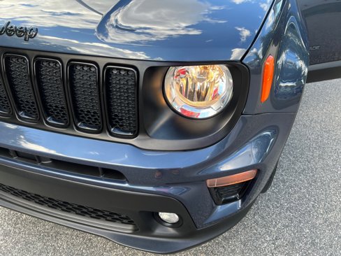 Used 2022 Jeep Renegade Altitude image 30
