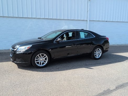 Used 2016 Chevrolet Malibu LT w/ Power Convenience Package image 2