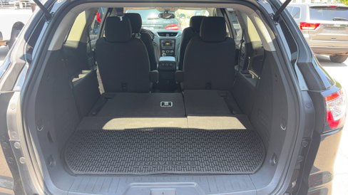 Used 2017 Chevrolet Traverse LT w/ Style and Technology Package image 16