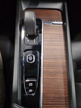 Used 2022 Volvo XC60 B5 Momentum image 19