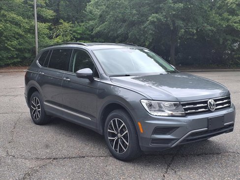 Used 2021 Volkswagen Tiguan SE image 1