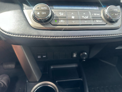 Used 2013 Toyota RAV4 XLE image 16