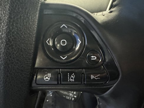 Used 2019 Toyota Prius image 20
