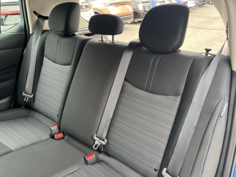 Used 2025 Nissan Leaf S image 43