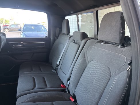 Used 2019 RAM 1500 4x4 Crew Cab image 22