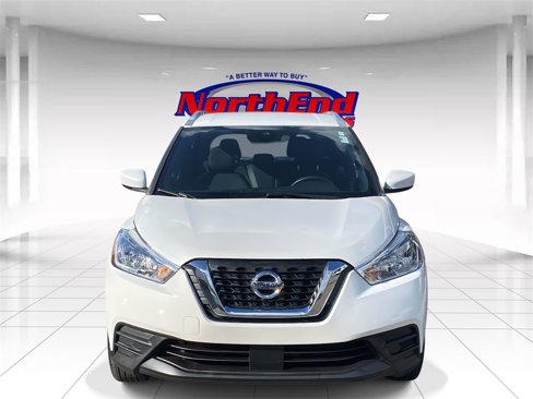 Used 2020 Nissan Kicks SV image 2