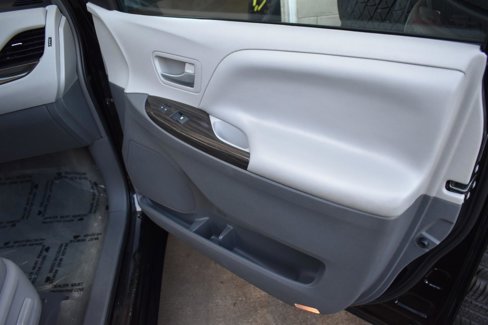 Used 2015 Toyota Sienna XLE image 42