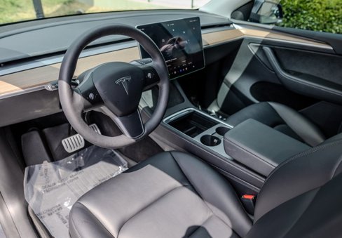 Used 2022 Tesla Model Y Performance image 4