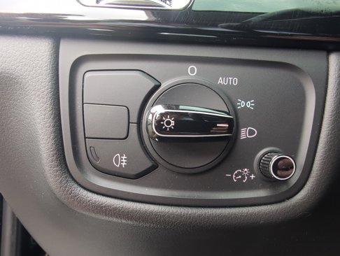 Used 2013 Audi A8 L 3.0T w/ Comfort Pkg image 19