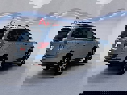 Used 2018 Subaru Forester 2.5i Premium w/ All-Weather Package image 5