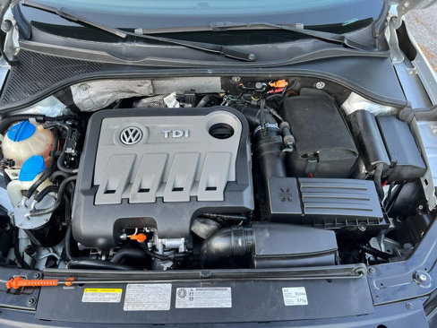 Used 2013 Volkswagen Passat TDI SE image 28