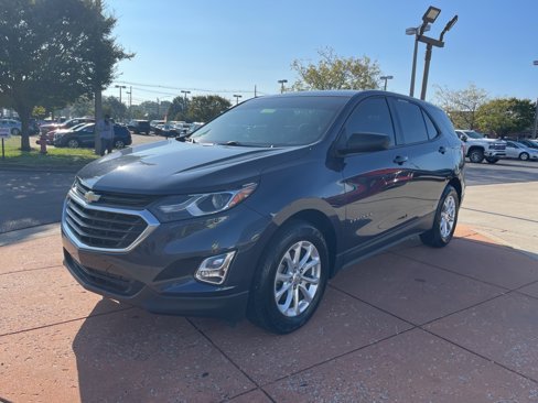Used 2019 Chevrolet Equinox LS w/ LS Convenience Package image 3