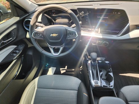 Used 2025 Chevrolet Trax LT w/ LT Convenience Package image 20